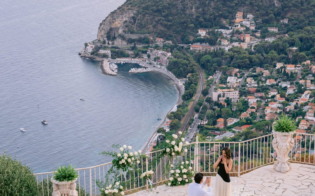 Wedding proposal at La Chèvre d'Or | Café du Jardin in Èze