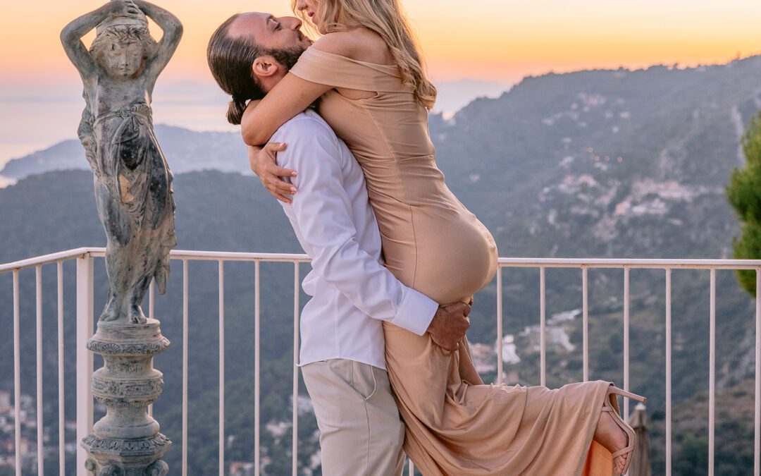 Wedding proposal at Plateau de la Rose in La Chèvre d'Or | Sunset in Èze