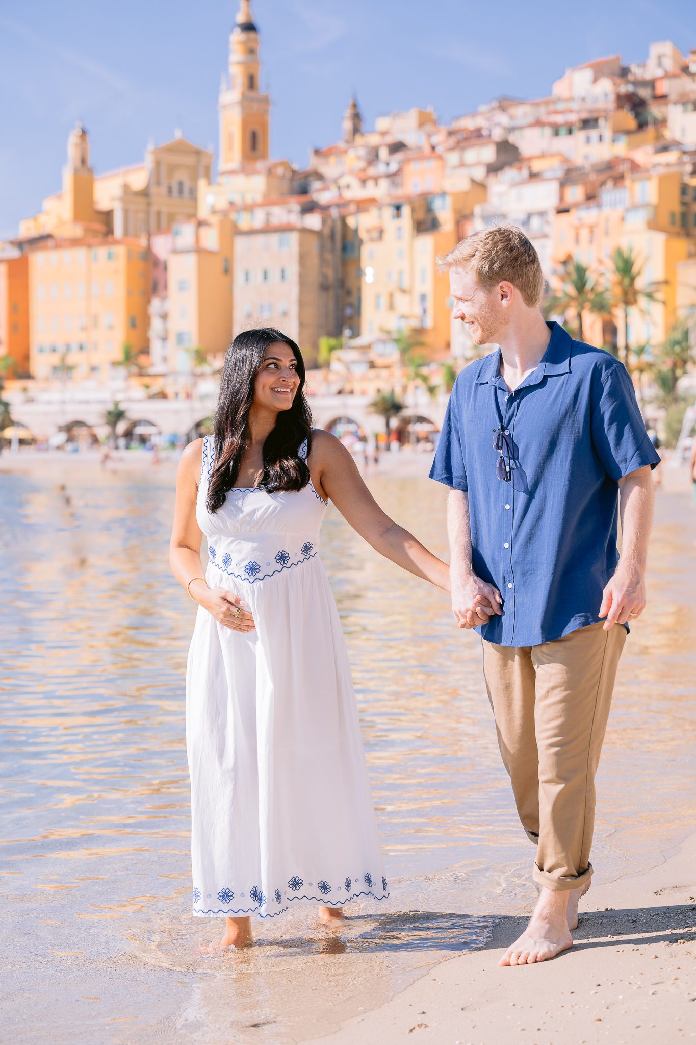 Pregnancy photo session at the Sablettes beach in Menton